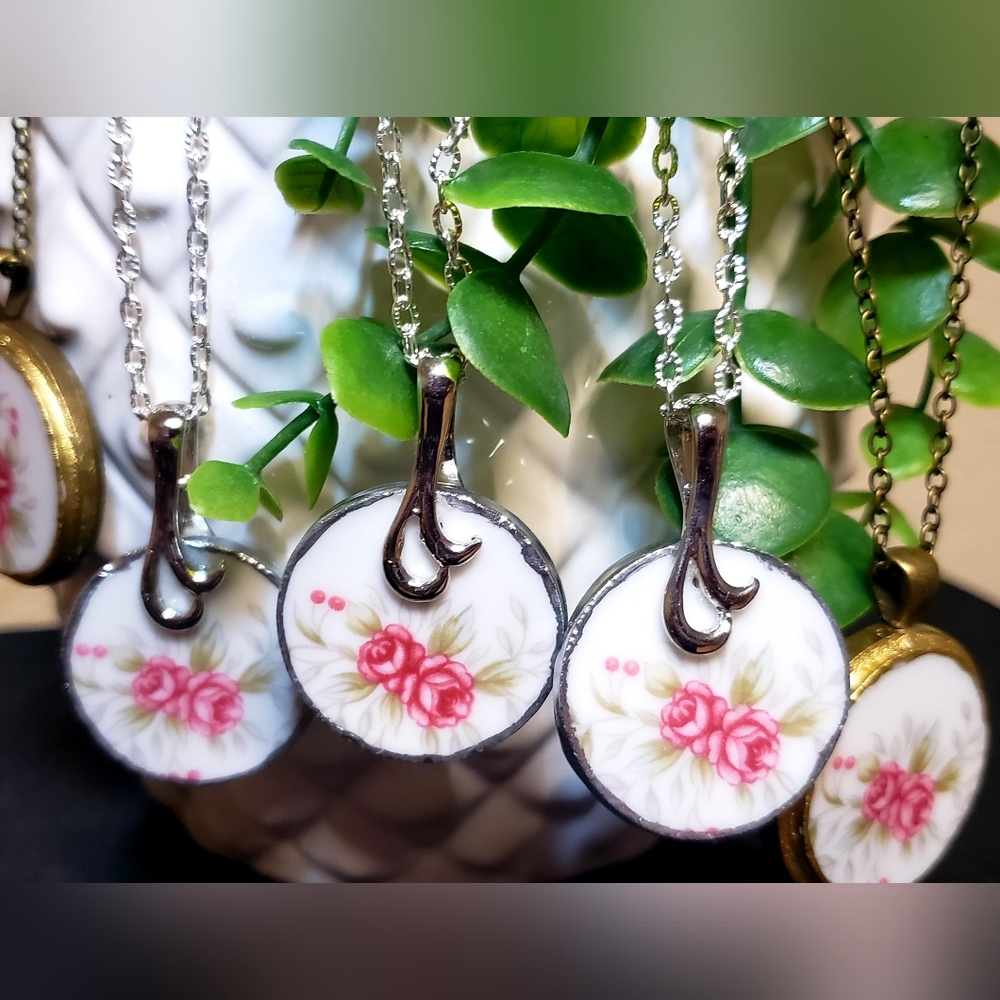Necklaces - Picture 9 of 10